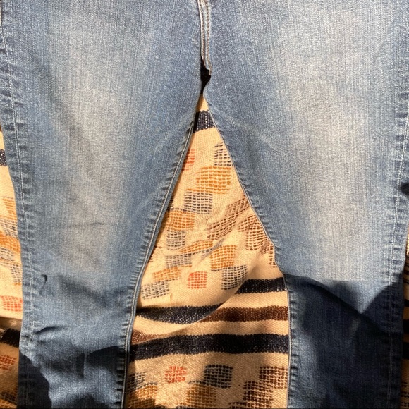 Frame-Ali High Rise in Navy Beach - Picture 11 of 13